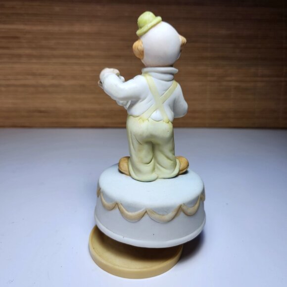 Vintage Clown Music Box with Accordion Ceramic Rotating Plays send in th… - Picture 5 of 7